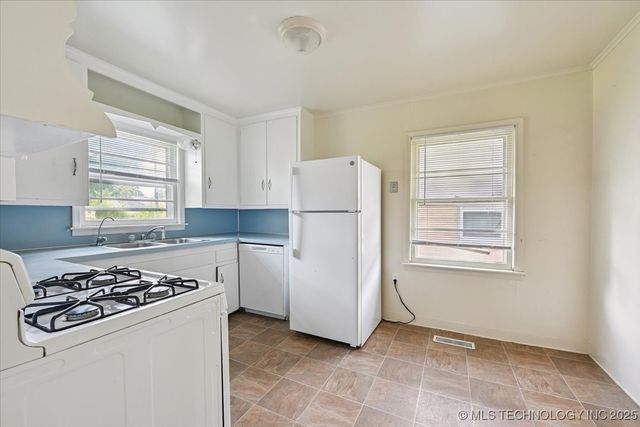 1434 E 52nd Place, Tulsa, OK 74105