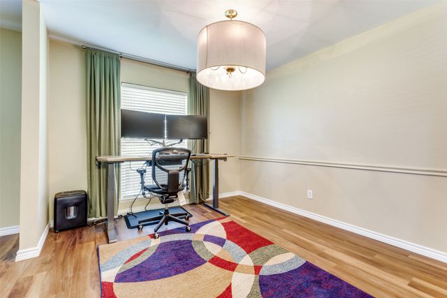 6662 Roundrock Road, Dallas, TX 75248