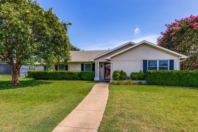 6662 Roundrock Road, Dallas, TX 75248