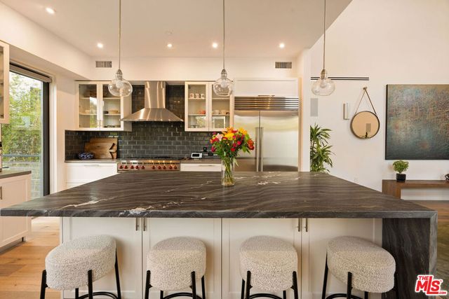 1333 Beverly Green Drive 301, Los Angeles, CA 90035