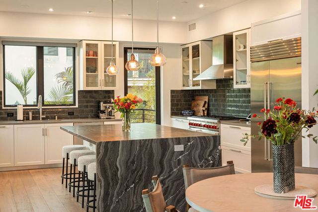 1333 Beverly Green Drive 301, Los Angeles, CA 90035