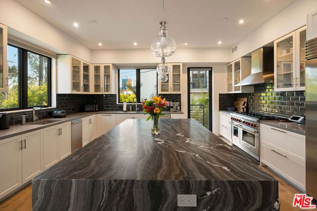 1333 Beverly Green Drive 301, Los Angeles, CA 90035