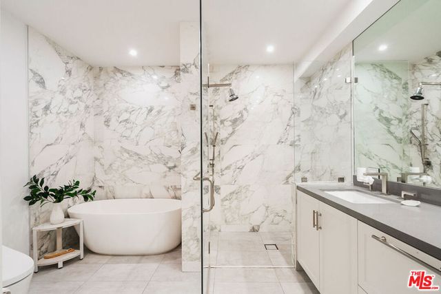 1333 Beverly Green Drive 301, Los Angeles, CA 90035