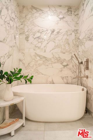 1333 Beverly Green Drive 301, Los Angeles, CA 90035