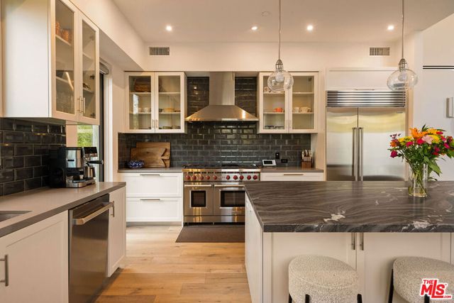 1333 Beverly Green Drive 301, Los Angeles, CA 90035