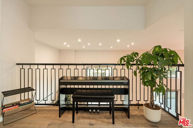 1333 Beverly Green Drive 301, Los Angeles, CA 90035