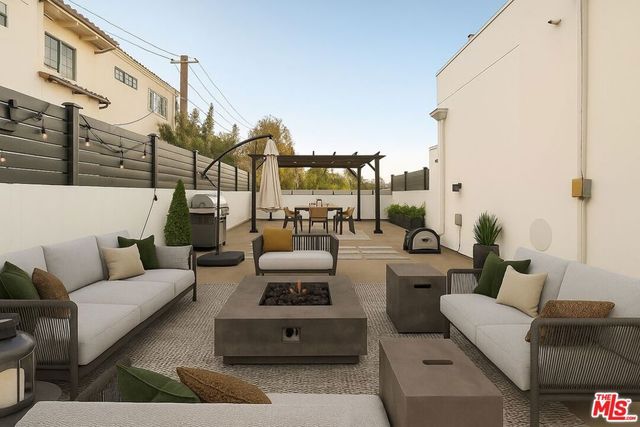 1333 Beverly Green Drive 301, Los Angeles, CA 90035