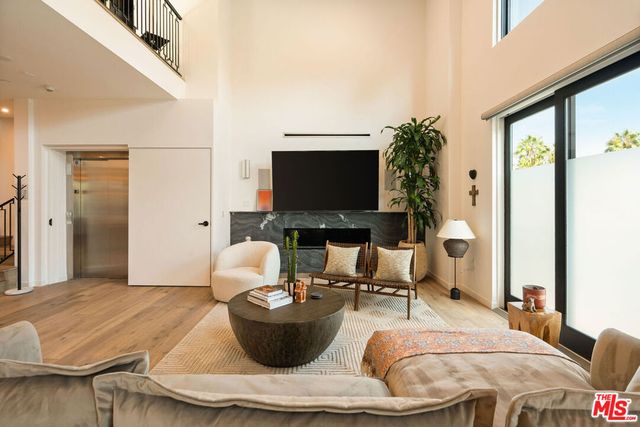 1333 Beverly Green Drive 301, Los Angeles, CA 90035