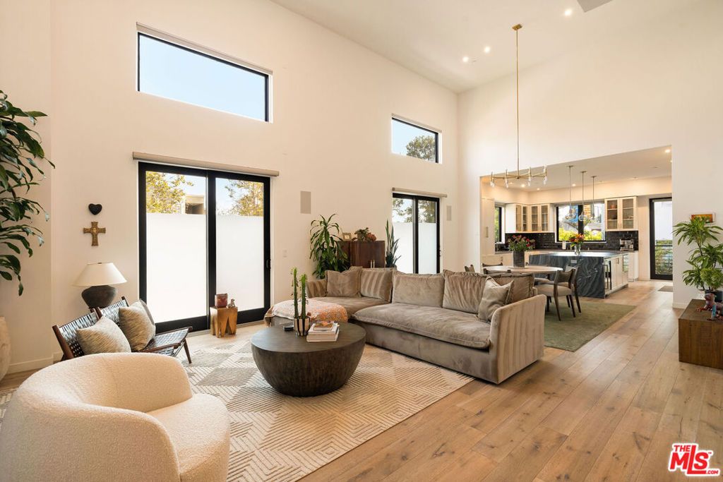 1333 Beverly Green Drive 301, Los Angeles, CA 90035