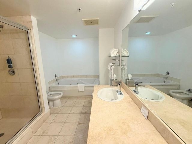 17375 Collins Avenue 1104, Sunny Isles Beach, FL 33160