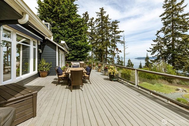 637 Race Road, Coupeville, WA 98239