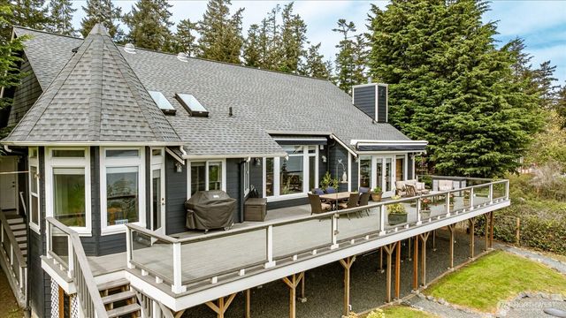 637 Race Road, Coupeville, WA 98239