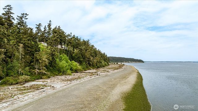 637 Race Road, Coupeville, WA 98239