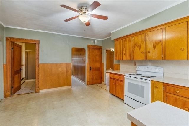 40 Congress St, Amesbury, MA 01913