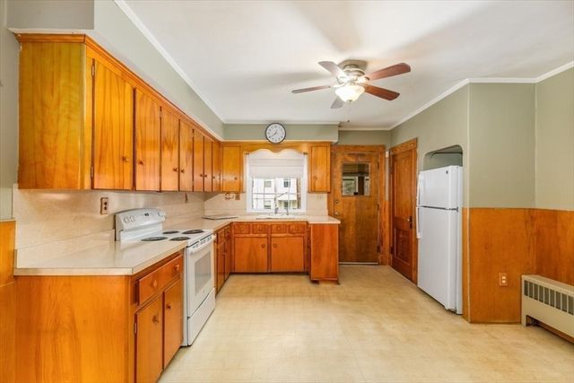 40 Congress St, Amesbury, MA 01913