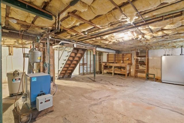 40 Congress St, Amesbury, MA 01913