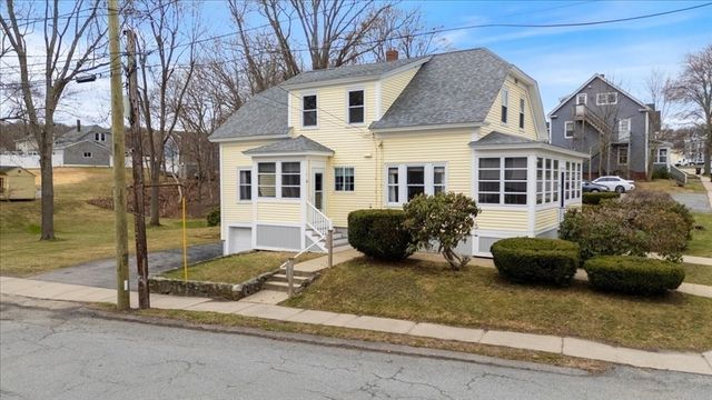 40 Congress St, Amesbury, MA 01913