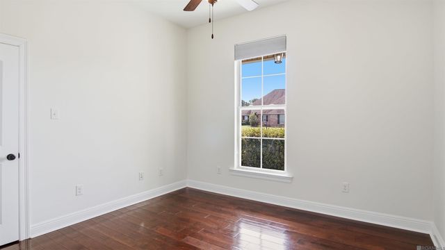 8929 Greenleaves Dr, Denham Springs, LA 70726