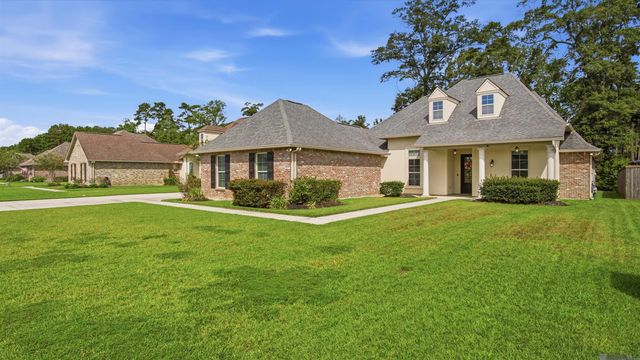 8929 Greenleaves Dr, Denham Springs, LA 70726