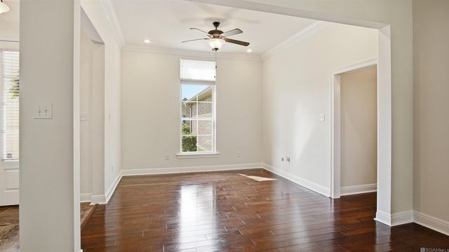 8929 Greenleaves Dr, Denham Springs, LA 70726