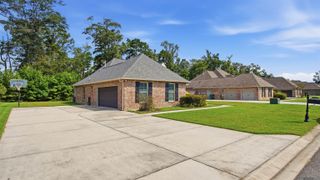 8929 Greenleaves Dr, Denham Springs, LA 70726