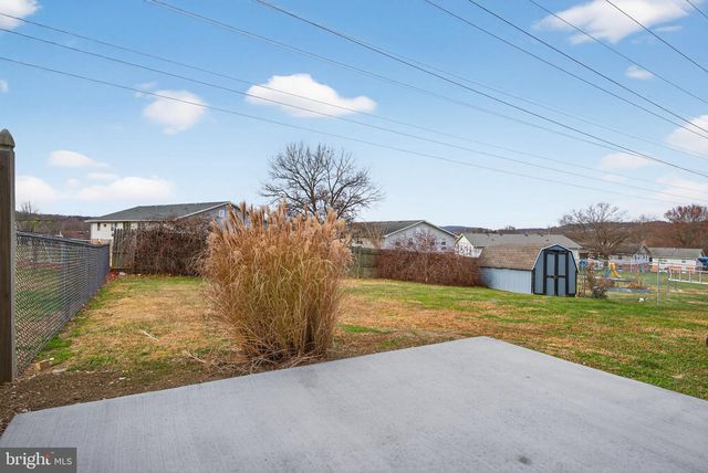 2015 ASPEN LN, Columbia, PA 17512