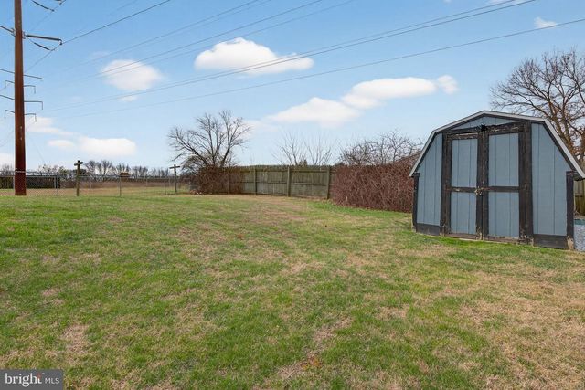 2015 ASPEN LN, Columbia, PA 17512