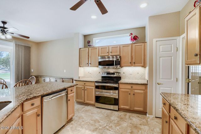 15186 W LAS BRIZAS Lane, Sun City West, AZ 85375