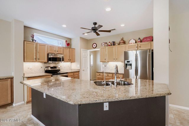 15186 W LAS BRIZAS Lane, Sun City West, AZ 85375