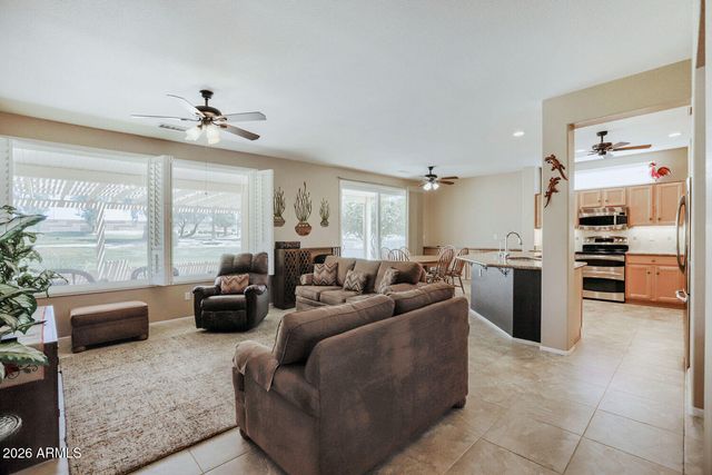 15186 W LAS BRIZAS Lane, Sun City West, AZ 85375