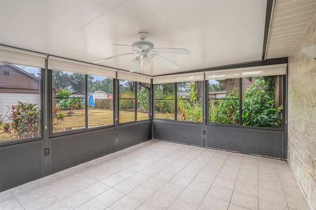 2110 SILOAM SPRINGS DRIVE, Dover, FL 33527