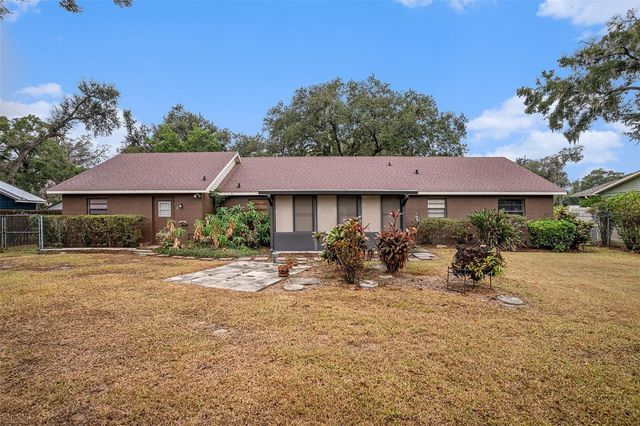 2110 SILOAM SPRINGS DRIVE, Dover, FL 33527