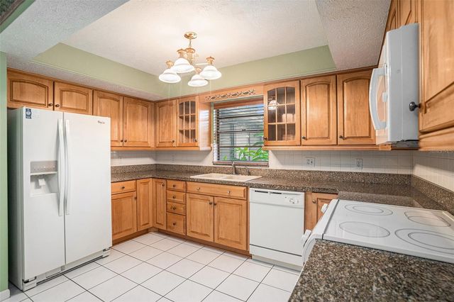 2110 SILOAM SPRINGS DRIVE, Dover, FL 33527