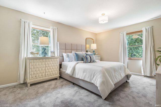 1854 Acorn Lane, Mishawaka, IN 46544