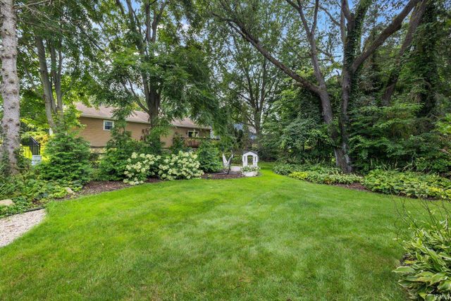 1854 Acorn Lane, Mishawaka, IN 46544