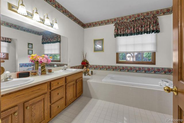 43746 Via Antonio Drive, Sterling Heights, MI 48314