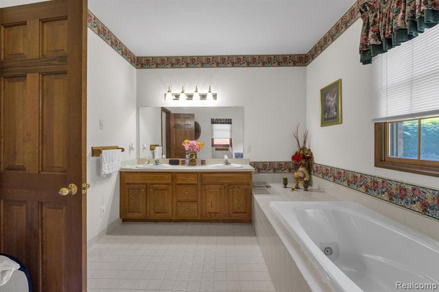 43746 Via Antonio Drive, Sterling Heights, MI 48314