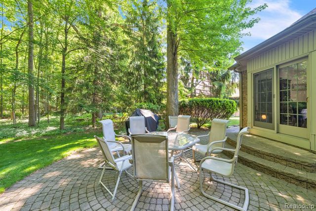 43746 Via Antonio Drive, Sterling Heights, MI 48314