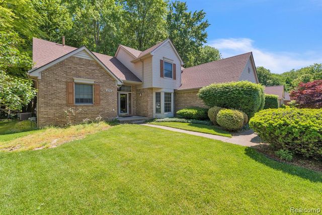 43746 Via Antonio Drive, Sterling Heights, MI 48314