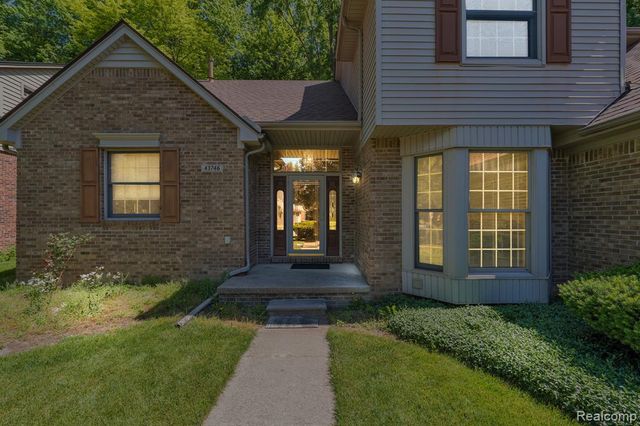 43746 Via Antonio Drive, Sterling Heights, MI 48314