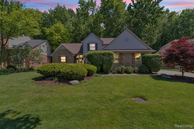 43746 Via Antonio Drive, Sterling Heights, MI 48314