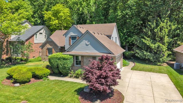 43746 Via Antonio Drive, Sterling Heights, MI 48314