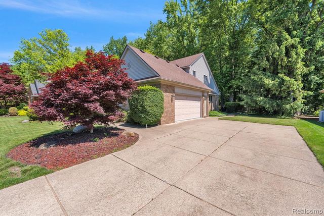 43746 Via Antonio Drive, Sterling Heights, MI 48314
