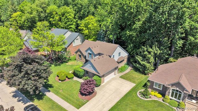 43746 Via Antonio Drive, Sterling Heights, MI 48314