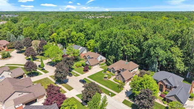 43746 Via Antonio Drive, Sterling Heights, MI 48314