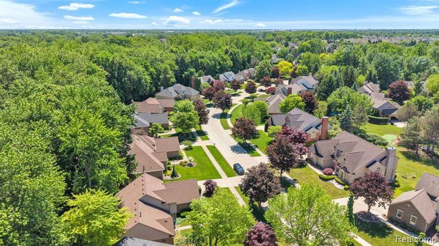 43746 Via Antonio Drive, Sterling Heights, MI 48314