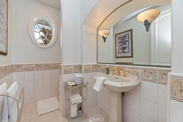 3043 Garretson Avenue, Corona, CA 92881