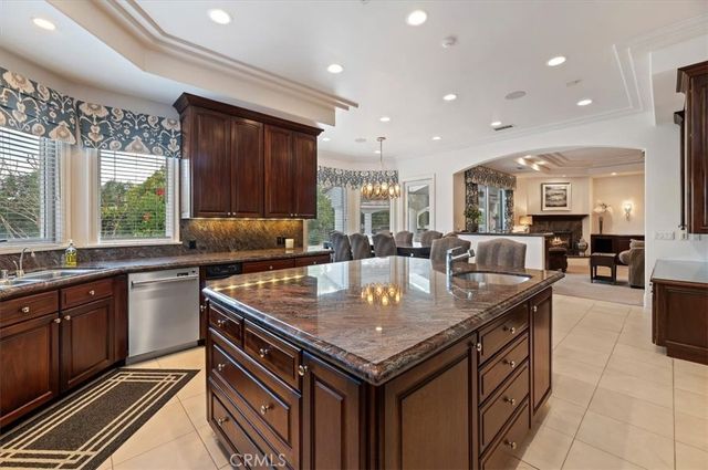 3043 Garretson Avenue, Corona, CA 92881