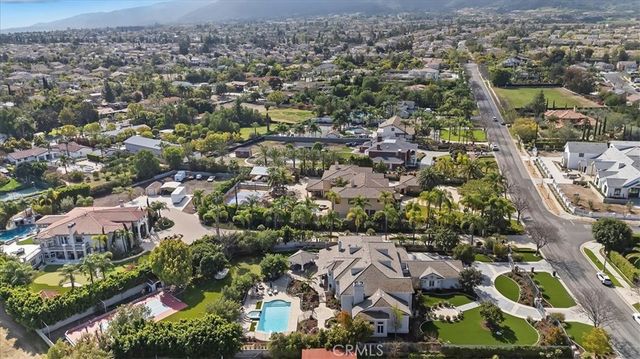 3043 Garretson Avenue, Corona, CA 92881