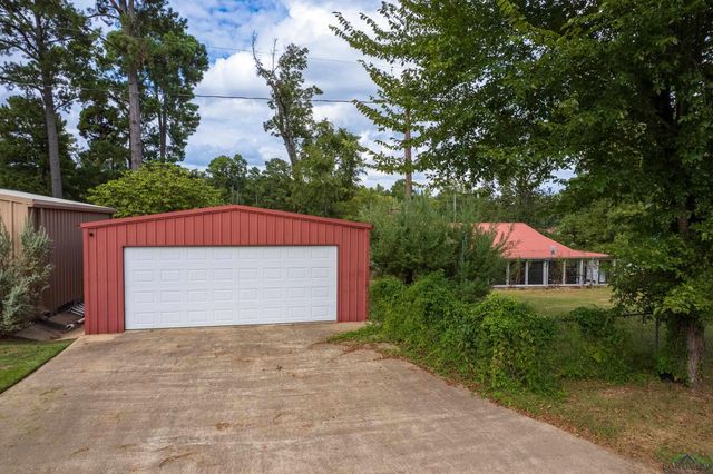 668 Omaha Drive, Omaha, TX 75571